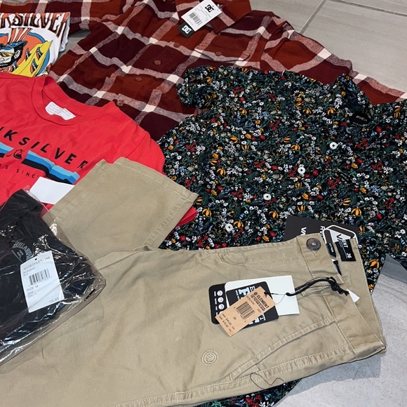 🔥 BOYS SKATER CLOTHING BUNDLE BOX LOT OF 6 NEW WITH TAGS 🔥 - Picture 3 of 5